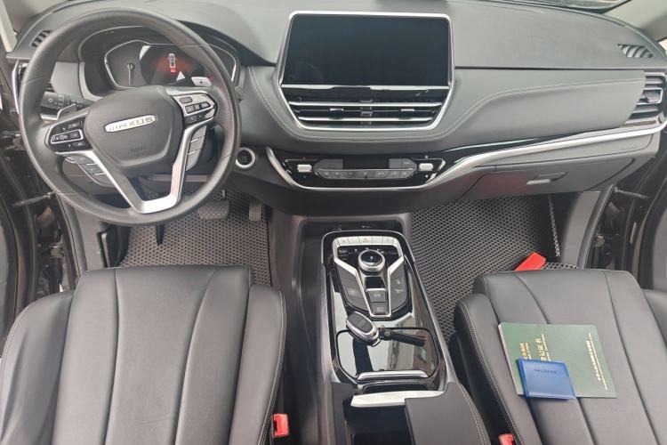 Used SAIC MAXUS G20 2023 Facelifted PLUS 2.0T Gasoline Automatic Luxury Edition Center Console