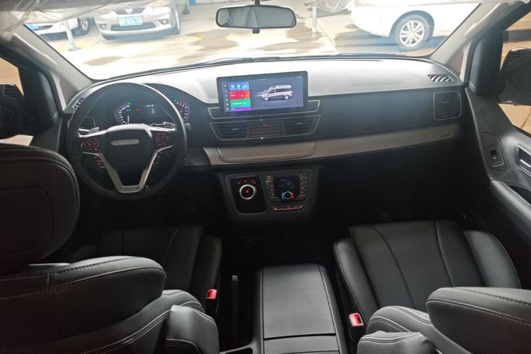 Used SAIC MAXUS G20 2023 Facelifted ES 2.0T Gasoline Automatic Value Edition Center Console