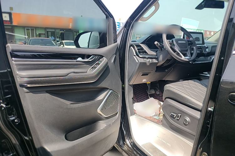 Used SAIC MAXUS G20 2023 Facelifted PLUS 2.0T Gasoline Automatic Luxury Edition Driver Seat