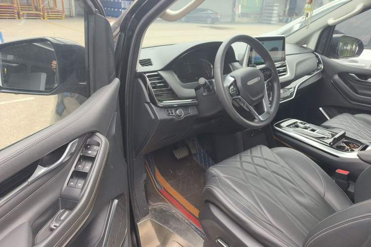 Used SAIC MAXUS G20 2023 Facelifted PLUS 2.0T Gasoline Automatic Luxury Edition Driver Seat