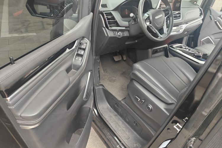 Used SAIC MAXUS G20 2023 Facelifted PLUS 2.0T Gasoline Automatic Luxury Edition Driver Seat