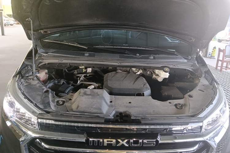 Used SAIC MAXUS G20 2023 Facelifted ES 2.0T Gasoline Automatic Value Edition Engine Bay