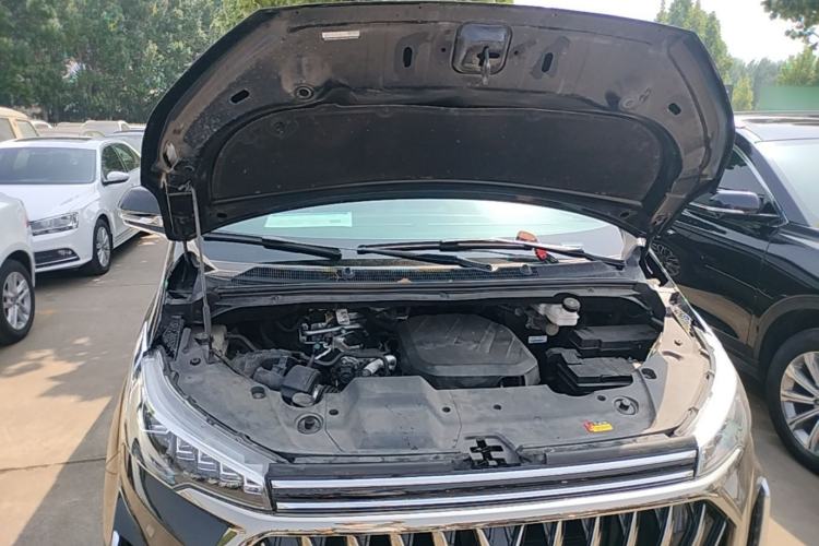Used SAIC MAXUS G20 2023 Facelifted PLUS 2.0T Gasoline Automatic Luxury Edition Engine Bay