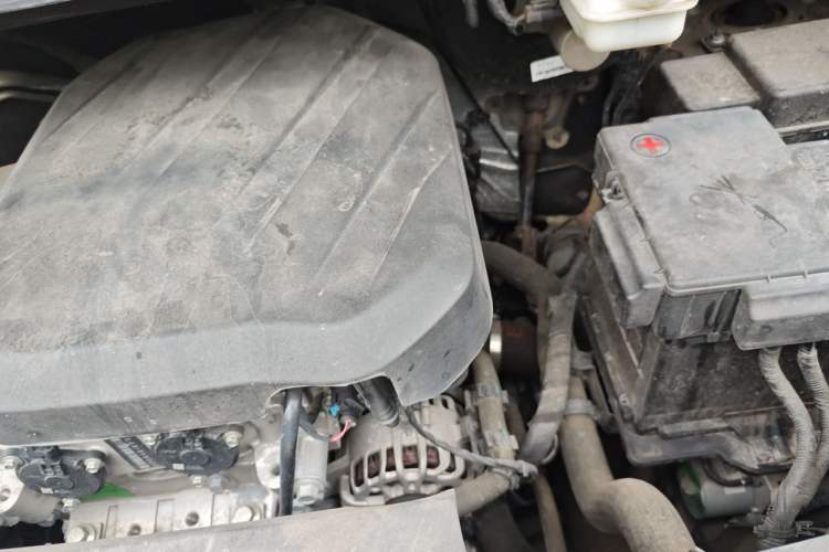 Used SAIC MAXUS G20 2023 Facelifted ES 2.0T Gasoline Automatic Value Edition Engine Bay Left