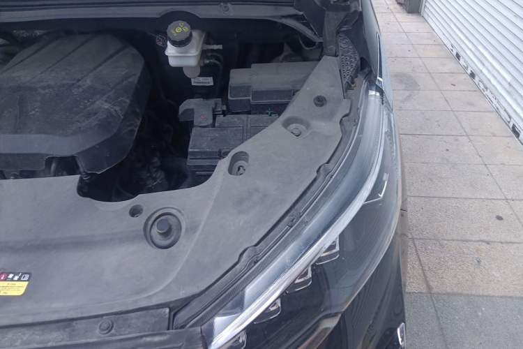 Used SAIC MAXUS G20  Engine Bay Left