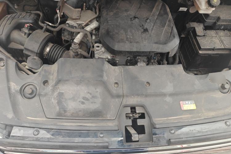Used SAIC MAXUS G20 2023 Facelifted PLUS 2.0T Gasoline Automatic Luxury Edition Engine Bay