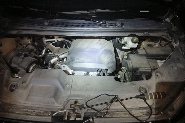 Used SAIC MAXUS G20 2023 Facelifted ES 2.0T Gasoline Automatic Value Edition Engine Bay