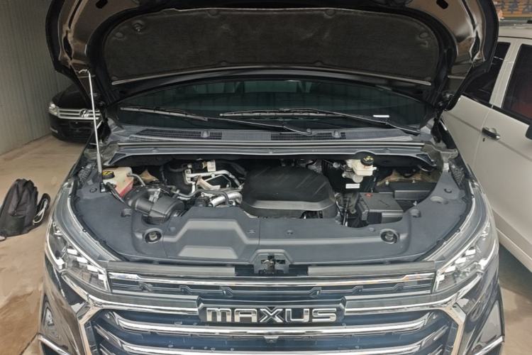 Used SAIC MAXUS G20 2023 Facelifted ES 2.0T Gasoline Automatic Value Edition Engine Bay