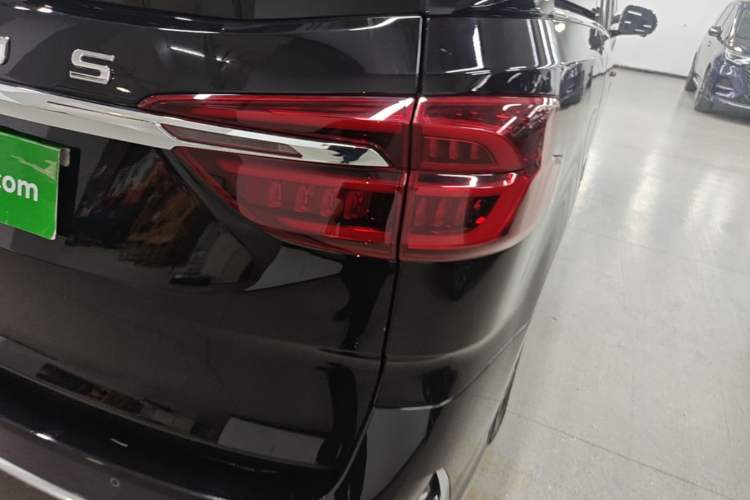 Used SAIC MAXUS G20 2023 Facelift PLUS 2.0T Diesel Automatic Luxury Edition Exterior 3