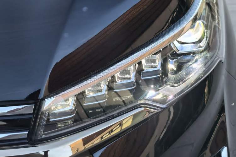 Used SAIC MAXUS G20 2023 Facelifted PLUS 2.0T Gasoline Automatic Luxury Edition Exterior 6