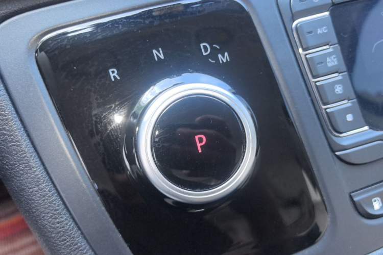 Used SAIC MAXUS G20 2023 Facelifted ES 2.0T Gasoline Automatic Value Edition Gear Lever
