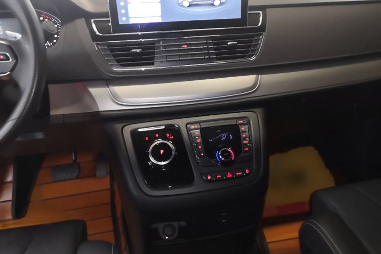 Used SAIC MAXUS G20 2023 Facelifted ES 2.0T Gasoline Automatic Value Edition Gear Lever