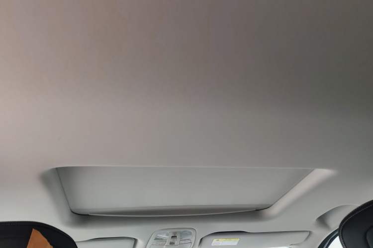 Used SAIC MAXUS G20 2023 Facelifted PLUS 2.0T Gasoline Automatic Luxury Edition Headliner