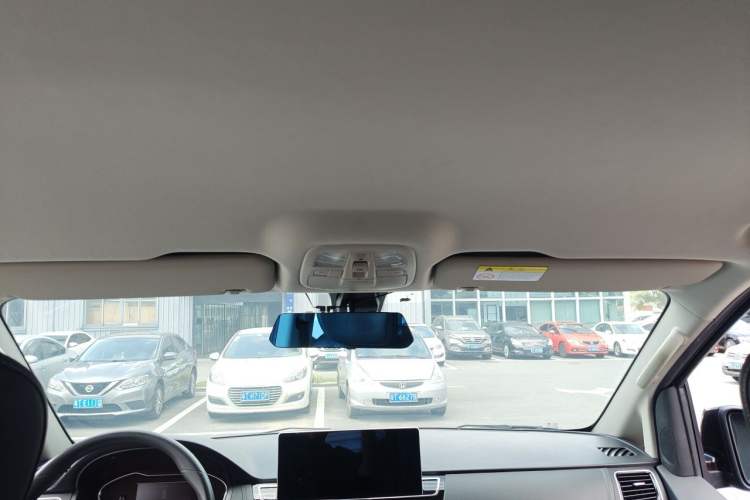Used SAIC MAXUS G20 2023 Facelifted ES 2.0T Gasoline Automatic Value Edition Headliner