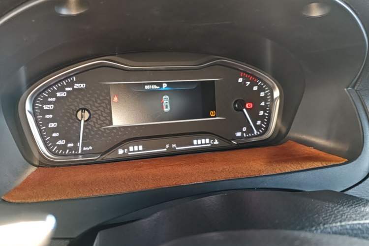 Used SAIC MAXUS G20 2023 Facelifted ES 2.0T Gasoline Automatic Value Edition Instrument Cluster