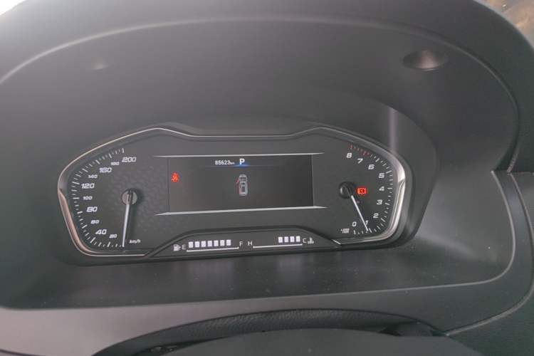 Used SAIC MAXUS G20 2023 Facelifted ES 2.0T Gasoline Automatic Value Edition Instrument Cluster