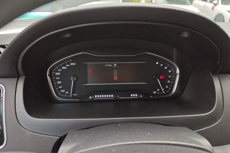 Used SAIC MAXUS G20 2023 Facelifted ES 2.0T Gasoline Automatic Value Edition Instrument Cluster