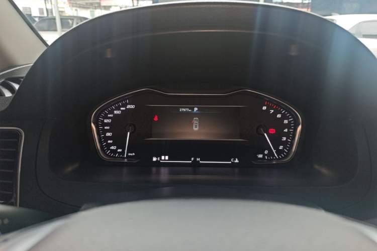Used SAIC MAXUS G20 2023 Facelifted ES 2.0T Gasoline Automatic Value Edition Instrument Cluster