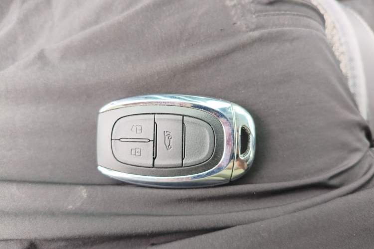 Used SAIC MAXUS G20 2023 Facelifted PLUS 2.0T Gasoline Automatic Luxury Edition Interior 1