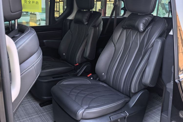 Used SAIC MAXUS G20 2023 Facelifted PLUS 2.0T Gasoline Automatic Luxury Edition Interior 2