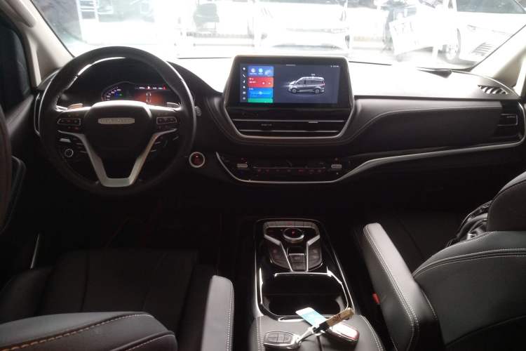 Used SAIC MAXUS G20 2023 Facelifted PLUS 2.0T Gasoline Automatic Luxury Edition Interior 2