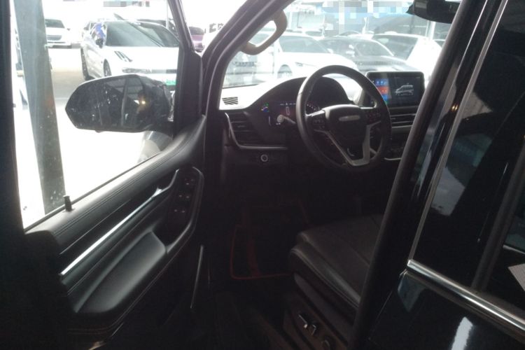 Used SAIC MAXUS G20 2023 Facelifted PLUS 2.0T Gasoline Automatic Luxury Edition Interior 3