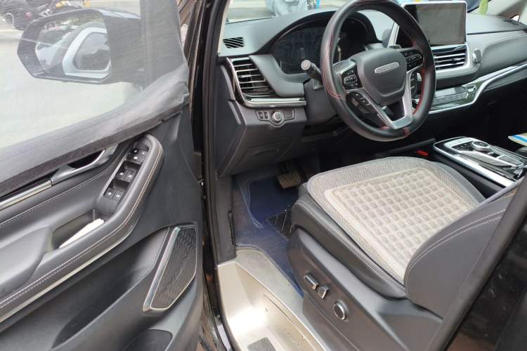Used SAIC MAXUS G20 2023 Facelifted PLUS 2.0T Gasoline Automatic Luxury Edition Interior 3