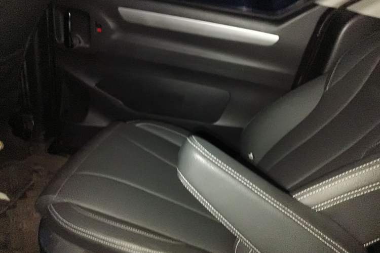 Used SAIC MAXUS G20 2023 Facelifted ES 2.0T Gasoline Automatic Value Edition Interior 4