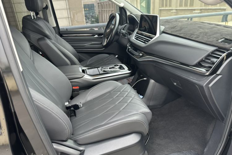 Used SAIC MAXUS G20 2023 PLUS 2.0T Gasoline Automatic Luxury Edition Interior 5