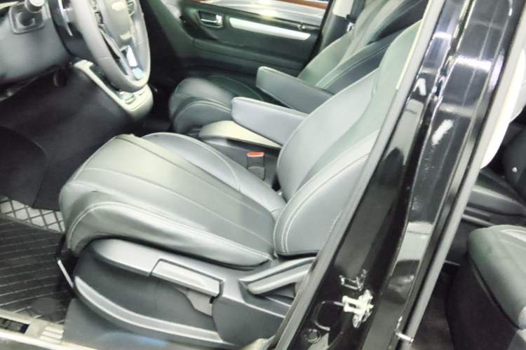 Used SAIC MAXUS G20 2023 Facelifted ES 2.0T Gasoline Automatic Value Edition Left Front Seat