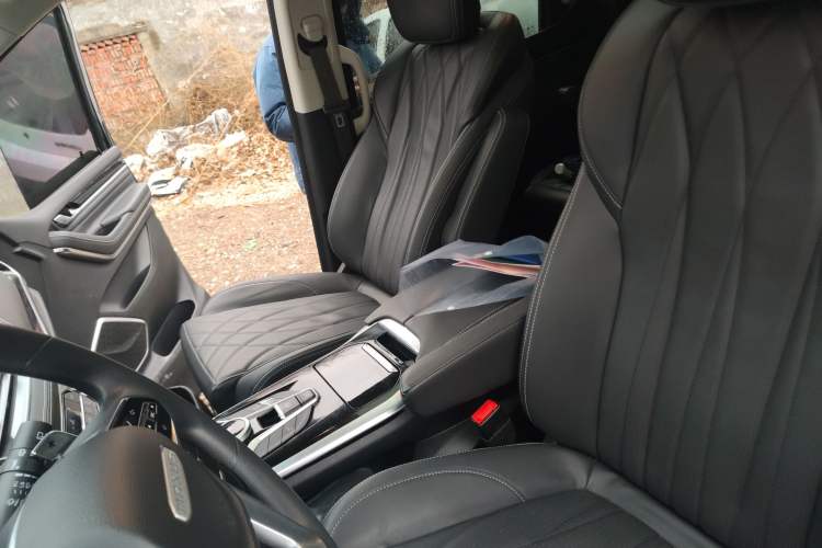 Used SAIC MAXUS G20 2023 Facelifted PLUS 2.0T Gasoline Automatic Luxury Edition Left Front Seat
