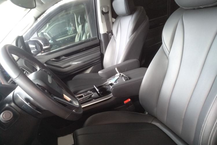 Used SAIC MAXUS G20 2023 Facelifted PLUS 2.0T Gasoline Automatic Luxury Edition Left Front Seat
