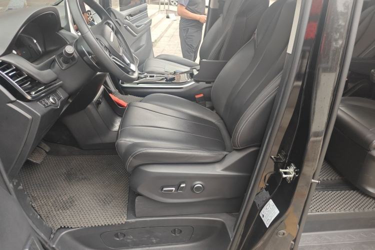 Used SAIC MAXUS G20 2023 Facelifted PLUS 2.0T Gasoline Automatic Luxury Edition Left Front Seat