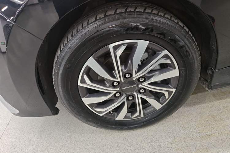 Used SAIC MAXUS G20 2023 Facelift PLUS 2.0T Diesel Automatic Luxury Edition Left Front Wheel Hub