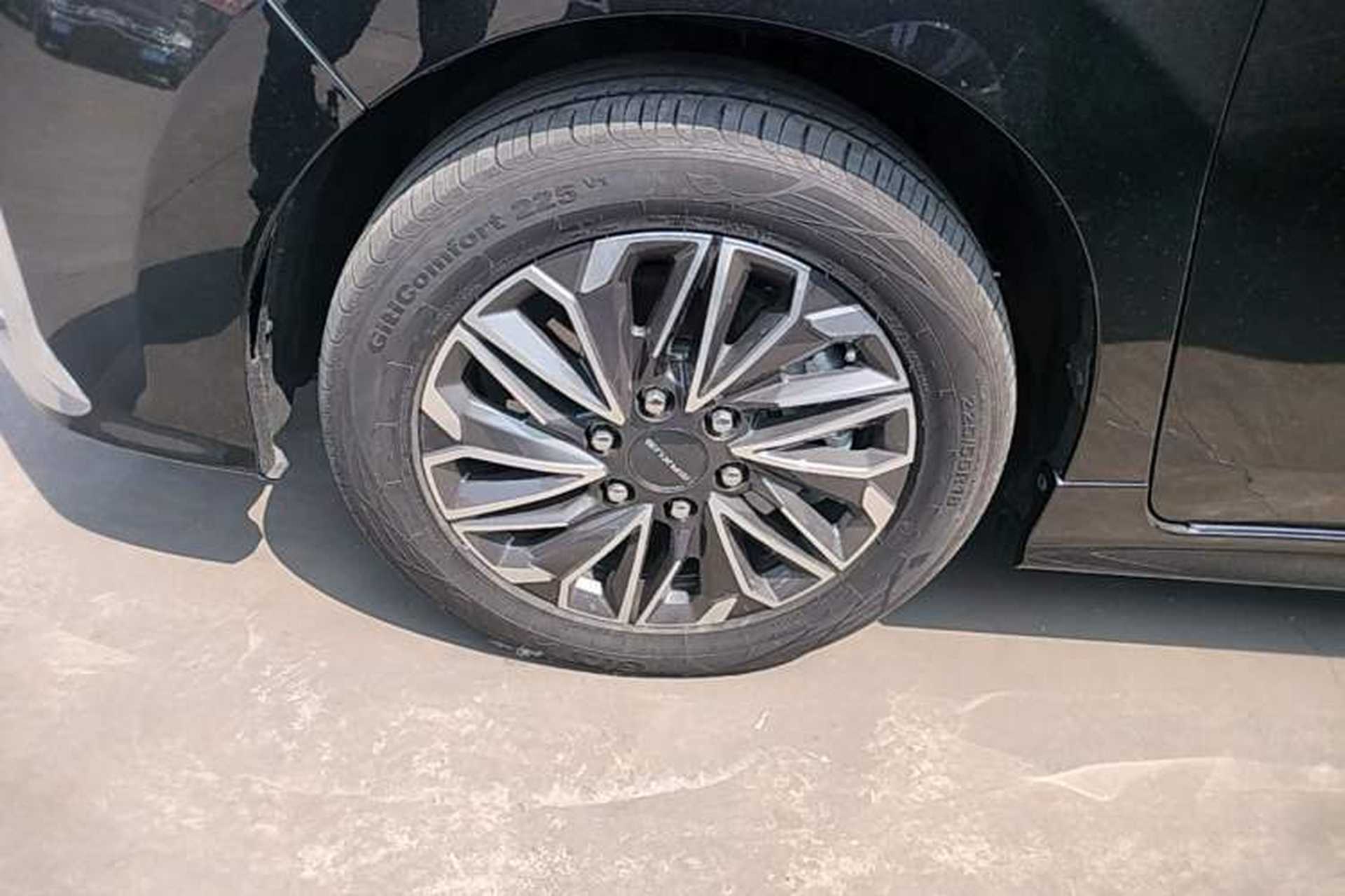 Used SAIC MAXUS G20 2023 Facelifted PLUS 2.0T Gasoline Automatic Luxury Edition Left Front Wheel Hub