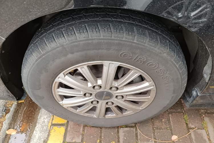 Used SAIC MAXUS G20 2023 Facelifted ES 2.0T Gasoline Automatic Value Edition Left Front Wheel Hub