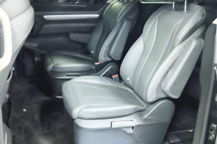 Used SAIC MAXUS G20 2023 Facelifted ES 2.0T Gasoline Automatic Value Edition Left Rear Seat