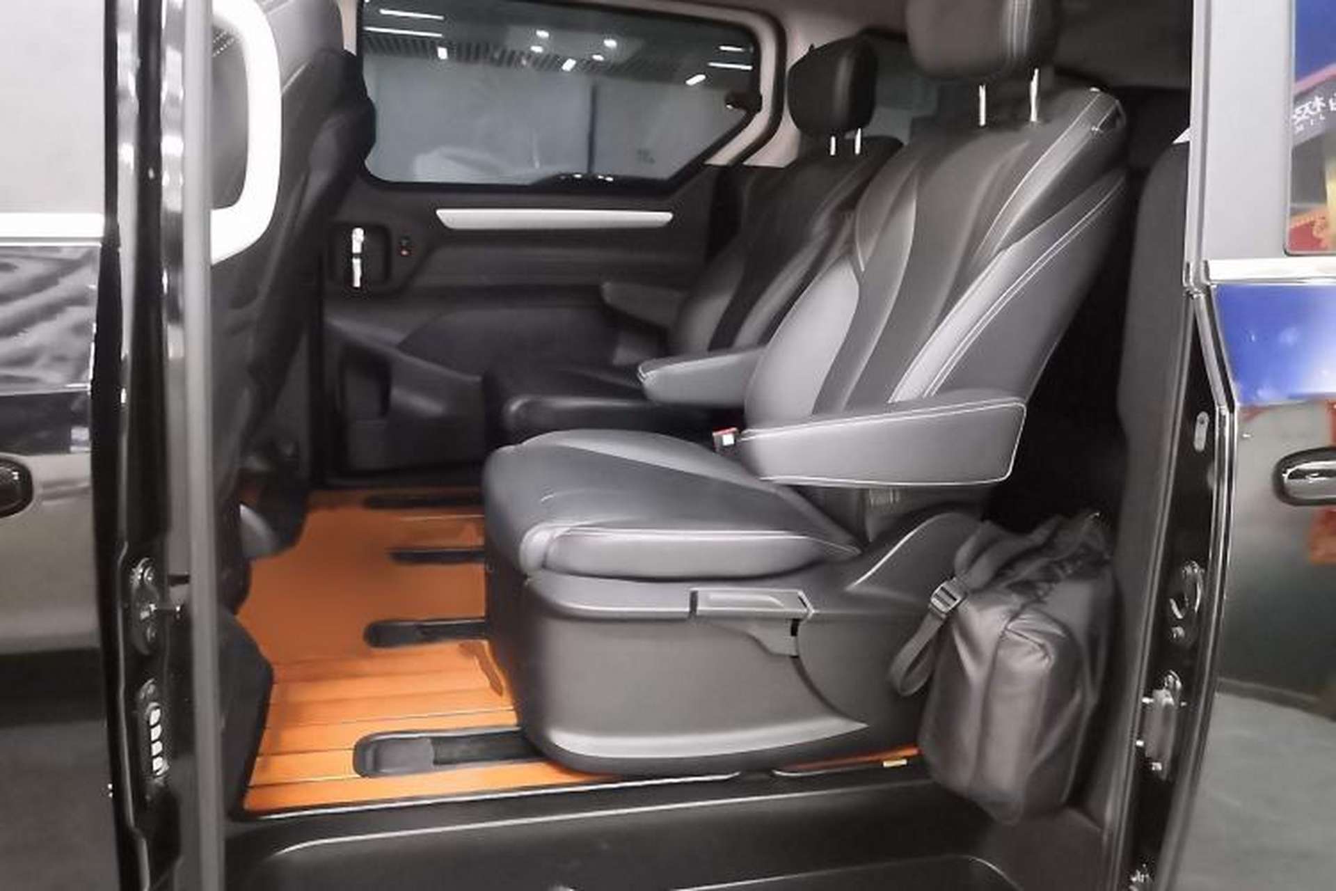 Used SAIC MAXUS G20 2023 Facelifted ES 2.0T Gasoline Automatic Value Edition Left Rear Seat