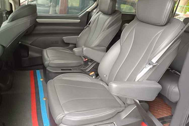 Used SAIC MAXUS G20 2023 Facelifted ES 2.0T Gasoline Automatic Value Edition Left Rear Seat