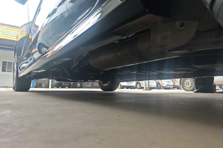 Used SAIC MAXUS G20 2023 Facelifted ES 2.0T Gasoline Automatic Value Edition Left Side Sill