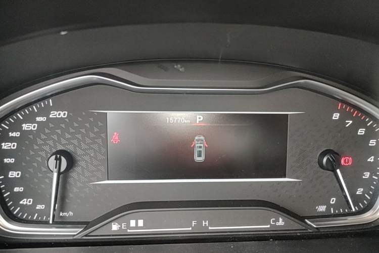 Used SAIC MAXUS G20 2023 Facelifted ES 2.0T Gasoline Automatic Value Edition Odometer Close Up