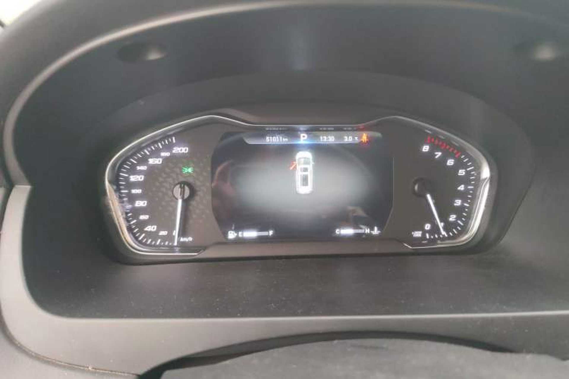 Used SAIC MAXUS G20 2023 Facelifted PLUS 2.0T Gasoline Automatic Luxury Edition Odometer Close Up