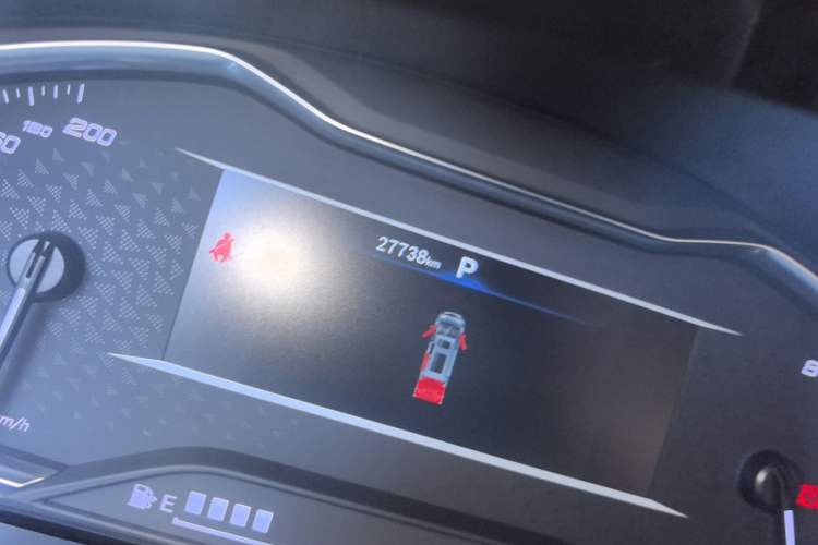 Used SAIC MAXUS G20 2023 Facelifted ES 2.0T Gasoline Automatic Value Edition Odometer Close Up