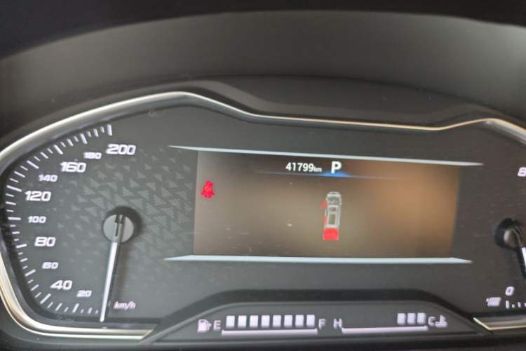 Used SAIC MAXUS G20 2023 Facelifted ES 2.0T Gasoline Automatic Value Edition Odometer Close Up