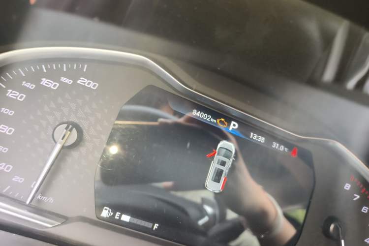 Used SAIC MAXUS G20 2023 Facelifted PLUS 2.0T Gasoline Automatic Luxury Edition Odometer Close Up
