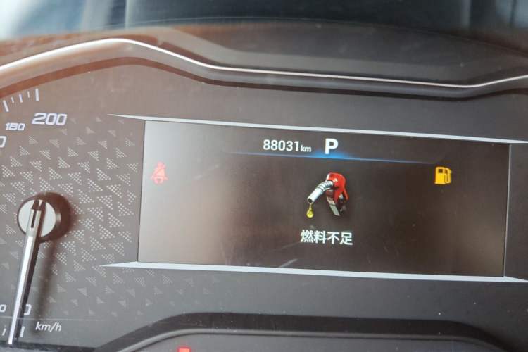 Used SAIC MAXUS G20 2023 Facelifted ES 2.0T Gasoline Automatic Value Edition Odometer Close Up