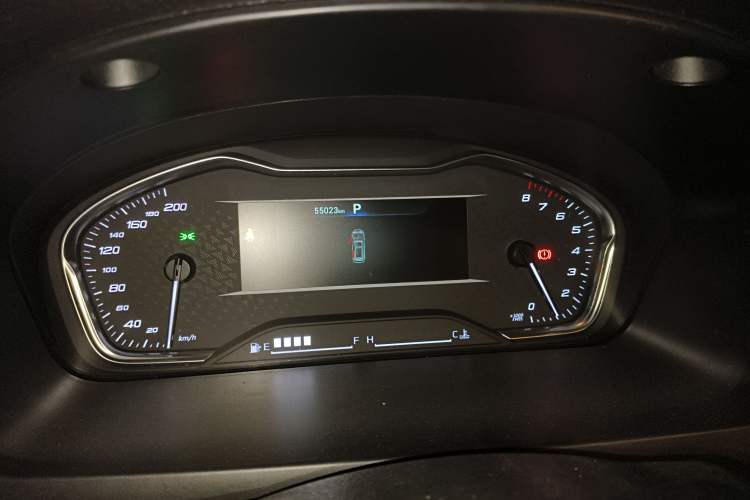 Used SAIC MAXUS G20 2023 Facelifted ES 2.0T Gasoline Automatic Value Edition Odometer Close Up