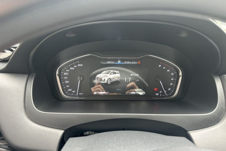 Used SAIC MAXUS G20 2023 PLUS 2.0T Gasoline Automatic Luxury Edition Odometer Close Up