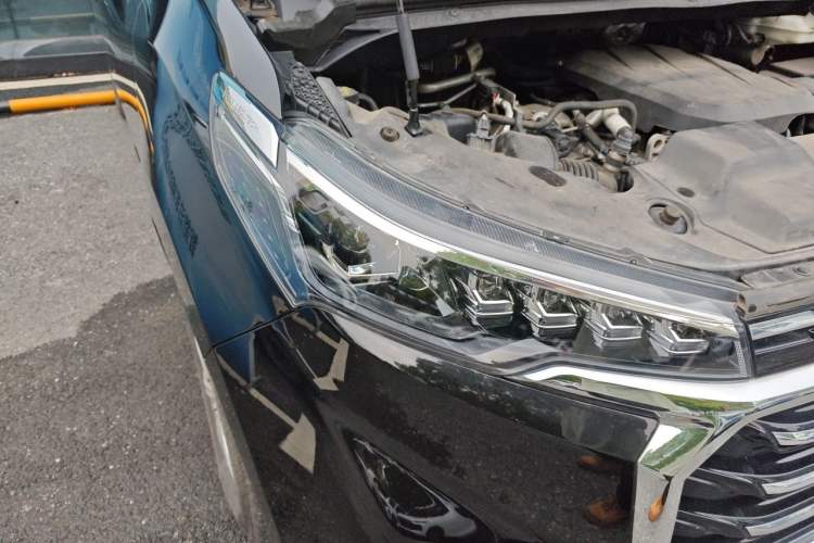 Used SAIC MAXUS G20 2023 Facelifted ES 2.0T Gasoline Automatic Value Edition Right Front Headlight