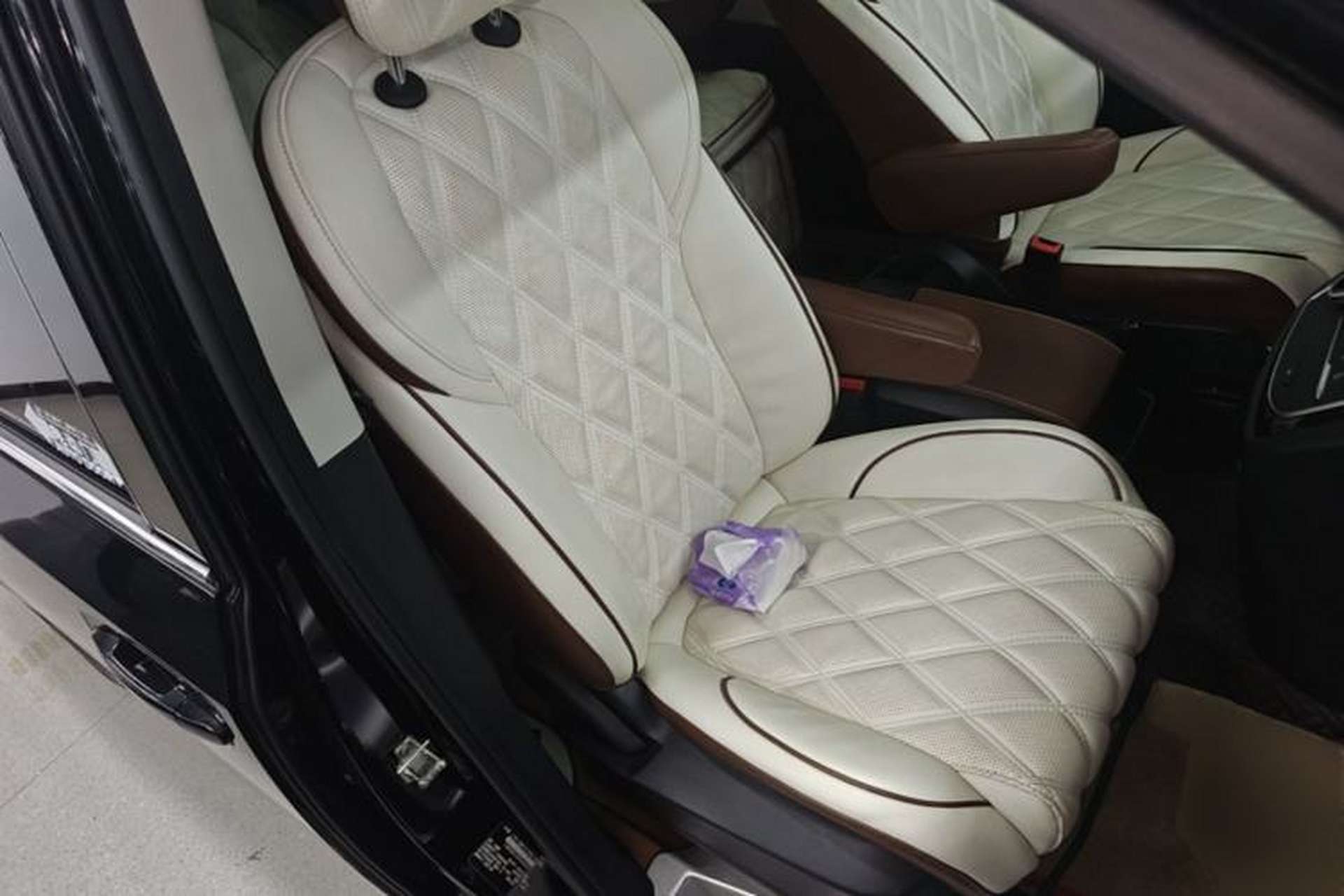 Used SAIC MAXUS G20 2023 Facelift PLUS 2.0T Diesel Automatic Luxury Edition Right Front Seat